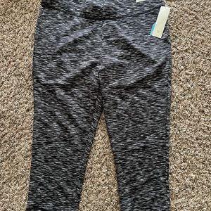 Lane Bryant NWT Livi Active Capri Leggings 22/24